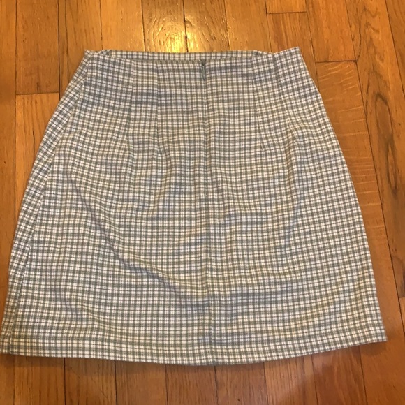 Green plaid Brandy Melville mini skirt - Picture 4 of 5